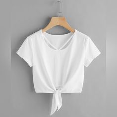 New W/O Tags, Never Worn Áo Blu, Women Fashion Edgy, Crop Top Outfits, Cropped Tops, Cute Crop Tops, Girls Fashion Clothes, White Crop, Fashion Mode, Ladies Dress Design