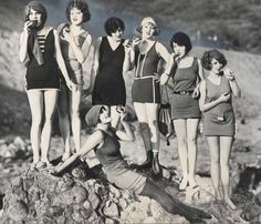 1920s Suits, Woman Swimsuit, Gene Kelly, Mae West, Flapper Girl