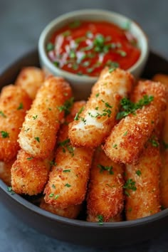 Homemade Mozzarella Sticks Baked, Mozzerella Stick Recipe Easy Air Fryer, Homemade Mozzerella Stick Recipe Air Fryer, Food Recipes For Dinner Healthy Simple, Salty Homemade Snacks, Air Fryer For Two, Mozarella Sticks Aesthetic, Air Fryer Mozzarella Balls, Finger Food Healthy