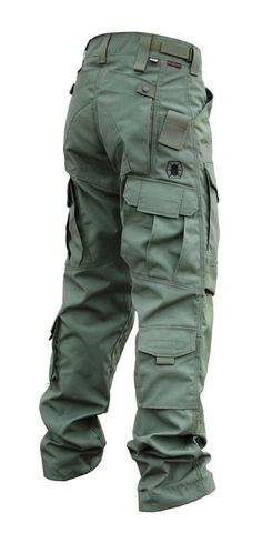 Tactical Outfits Men, Celana Kargo, Survival Clothing, Tactical Wear, Tac Gear, Work Gear, Cool Gear, Men Pants