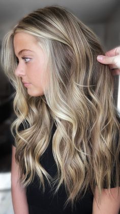 Low Lights On Blonde, Trendy Balayage, Light Brunette Hair, Fall Blonde Hair, Balayage Hairstyles, Summer Blonde Hair, Blonde Hair Transformations, Balayage Technique, Brown Hair Inspo