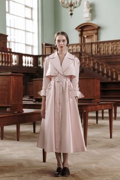 Mode Rose, Ulyana Sergeenko, Iranian Women Fashion, Coat Outfits, Abayas Fashion, Abaya Fashion, Vestido Casual, Coat Fashion