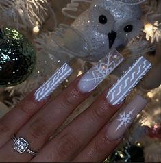 Christmas Nail Sets White, White And Clear Christmas Nails, Christmas Nail Long, White Xmas Nails Acrylic, Winter Birthday Nails Acrylic, Long Acrylic Christmas Nails, Christmas Themed Nails Acrylic, Christmas Acrylic Nails Long