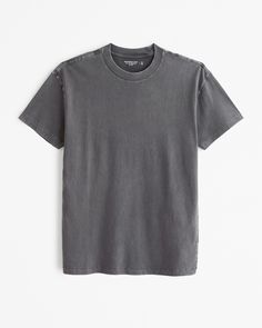 Substantial 180g softAF fabric that means this shirt will hold up through every scenario. Our non-marketed tee featuring a straight hem and relaxed-fit silhouette that's slightly roomier through the shoulders and body than our core fit. This is the perfect everyday tee - why else would we call it essential. Grey Tshirt, Tshirt Men, Men's Tops, Grey Wash, Grey Tee, Mens Essentials, Pocket Tee, Everyday Wardrobe, Gray Tshirt