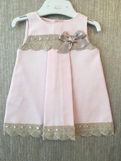 Baby Dress Diy, Kids Dress Collection, Fashion Baby Girl Outfits, Baby Girl Dress Design, Kids Dress Patterns, Girls Dress Sewing Patterns, Baby Clothes Girl Dresses, Baby Girl Frocks