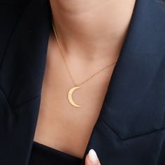 Elevate your style with this Personalized Crescent Moon Name Necklace, a stunning piece of jewelry designed to showcase your name or a special word in an elegant crescent moon shape. This necklace is crafted from high-quality 14K gold plated material, ensuring both durability and a luxurious look. Available in Gold, Rose Gold, and White Gold finishes, this necklace can be engraved with a name, making it a perfect personalized gift or a unique addition to your jewelry collection. The chain is adj Moon Names, 14k Gold Plated Jewelry, Crescent Moon Pendant, Moon Shape, Crescent Moon Necklace, Custom Name Necklace, Moon Pendant, Moon Necklace, Personalized Necklace