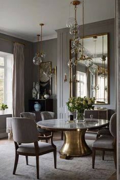 dining room mirrors ideas with a standout large mirror 2 Dining Rooms With Mirrors, Modern Dining Room Mirror, Rooms With Mirrors, Dining Room Mirror Ideas, Dining Room Mirror, Mirrors Ideas, Room Mirror Ideas, Room Mirrors