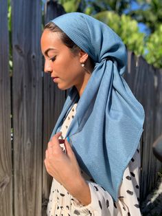 YOUR GO TO HEADSCARF - Can easily be styled and worn all different ways! As a tichel, turban, head band, head cover, bandana. OUR QUALITY - Our scarfs are made from quality and durable fabric. They are comfortable, lightweight 100% Cotton Mix Fabric. THE IDEAL FIT - We understand how annoying it can be to have a scarf that does not fit right! So we took the time to get you a scarf that is the perfect size and fit. NON SLIP fabric that stays on your head. Approximately 40" X 40 inches. The scarf Greek Head Scarf, Jewish Hair Covering, Tichel Style, Head Covering Styles, Tichel Fashion, Head Covering Christian, Modern Egyptian Fashion, Christian Veiling, Alopecia Headwear