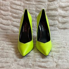 Steve Madden X Keisha Cole Excit Pumps Pu Upper Lime Green With Aztec Pony Fur Heel Never Worn With Original Box Limited Edition Bold Spring Formal Heels, Lime Green Heels For Spring, Spring Lime Green Heels, Neon Yellow Fitted High Heels, Fitted Neon Yellow High Heels, Neon Yellow Heels For Evening, Chic Neon Yellow Pointed Toe Heels, Neon Heels For Spring, Chic Neon Yellow Heels