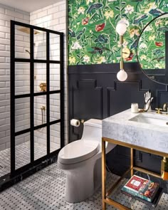 Go bold and blow your guests away. Designed by @cmnaturaldesigns Bathrooms Wallpaper, Eclectic Bathroom Design, Colorful Bathrooms, Interior Remodeling, Eclectic Contemporary, White Bathroom Designs, Eclectic Bathroom, Eclectic Interior Design, Wallpaper Bathroom