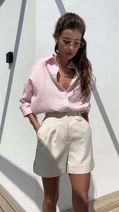 Paris Mode, Mode Inspo, Looks Chic, Summer Fashion Outfits, Looks Style, Pink Shirt, Spring Summer Outfits, Summer Outfits Women