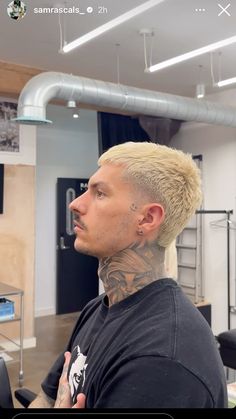 Cropped Mullet Hair Men, Buzz Cut Blonde Men, Blonde Buzz Cut Men, Short Bleached Hair Men, Blonde Taper Fade, Mens Haircut 2024, Short Blonde Hair Men, Buzz Cut Mullet