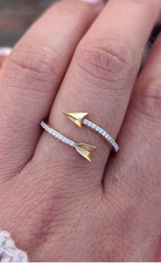 Diamond Arrow Ring, Arrow Stackable Ring, Pave Diamond Arrow Band, Arrow Wrap Ring, 14k Solid Gold Ring, Trendy Fine Jewelry, Handmade Genuine Wrap Ring, Open End Engagement Ring Women,  ** SPECIFICATIONS ** ------------------------------- Metal:  10K -14K -18K Solid Gold 925 Sterling Silver, * Stone Details * Shape: Round Cut Stone: Moissanite  Color: Colorless  Clarity: VVS1 Grade: Excellent Total Carat Weight: 0.20 CTW Approx +- ❁ Free Engraving ❁ * It is a complimentary service that could be Arrow Wrap Ring, Arrow Ring, Cleaning Silver Jewelry, Solid Gold Ring, Wrap Ring, Jewelry Images, Round Moissanite, Stackable Ring, Wrap Rings