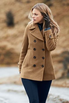 Mode Mantel, Trendy Winter, Wool Peacoat, Brown Coat, Pea Coat, Winter Fashion Outfits, Winter Looks, Coat Fashion, Winter Wear