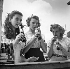 Bottle Of Coke, Coloured Photos, Coney Island Baby, Women Drinking, Retro Diner, Beach Boys, Vintage Americana