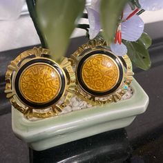 Vintage Stunning Big Long Early 1980s Couture Designer Edgar Berebi Round Earrings 1980s Couture, Gold Round Earrings, Couture Designers, Earrings Color, Jewelry Vintage, Round Earrings, Vintage Gold, Vintage Ladies, Vintage Jewelry