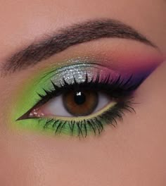 Green And Purple Makeup Look, Pink And Green Makeup, Pink Eye