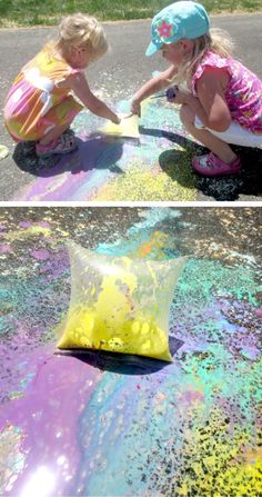 Combine science and art and make chalk explode! This baggie experiment will leave kids of all ages in awe. #explodingchalkbags #explodingchalk #explodingchalkpaint #explodingchalkrockets #eruptingchalkpaint #sidewalkchalk #sidewalkchalkrecipe #chalkart #scienceexperimentskids #growingajeweledrose #activitiesforkids Exploding Chalk, Paint Bags, Sidewalk Chalk Art Ideas, Chalk Art Ideas, Chalk Activities, Experiment For Kids, Recipe Tutorial, Sidewalk Chalk Art, Outside Activities