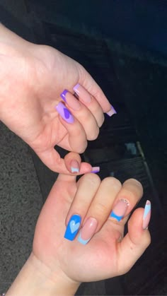 Purple Nails Heart, Matching Acrylic Nails For Best Friends, Matching Christmas Nails, Nails Lilla, Matching Nails With Bff, Lilla Nails, Best Friend Nails Ideas, Nails Baby Blue, Nails Matching