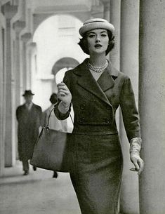 Rose Marie in a wool suit by Jean Patou, 1958 | Photo by Phi… | Flickr Fashion 60s, Jean Patou, Dior Collection, Robes Vintage, Rose Marie