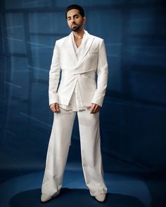 Julia Fox, Dress Suits For Men, 2024 Design, Classic Suit, Fashion Suits, Men’s Suits, Diy Resin, Mens Fashion Suits, Wedding Outfits