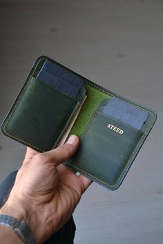 We present to you a fully handcrafted genuine leather wallet for men 😍. With the durability of handmade craftsmanship and genuine leather, this is the best gift for men. Its slim design and functional clip offer a solution to all your needs without taking up too much space. PERSONALIZATION *You can add up to 8 uppercase letters to the front of the wallet, or order it in the classic design. Handmade Green Leather Trifold Wallet, Minimalist Leather Wallet, Wallet Minimalist, Wallet For Men, Handmade Leather Wallet, Leather Card Holder, Clip Wallet, Genuine Leather Wallets, Christmas Gifts For Men