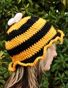 Handmade Crochet Bee Hat with a beautiful ruffle trim and bee wing accents on top. Made with acrylic chunky yarn. This hat is perfect for those who enjoy wearing whimsicle accessories to add uniqueness and flare to any outfit!  Circumference of the hat is 62cm. Model's head is 54cm. Art Au Crochet, Bee Hat, Bee Wings, Crochet Bee, Art Textile, Crochet Art, Chunky Yarn, Ruffle Trim, Handmade Crochet