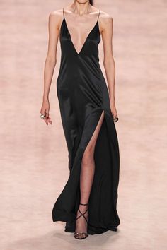 Black Dress Prom Silk, Black Long Slip Dress Outfit, Stain Backless Dress, Black Slim Dress Outfits, Black Long Silk Dress, Silk Dress Runway, Black Long Slip Dress, Pragmatic Utopia, Decollete Dress