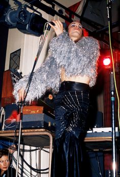 Eno Glam Rock 70s, Diamanda Galas, Glam Rock Aesthetic, 70s Glam Rock, 1970s Glam, Glam Rock Style, Disco Queen, Brian Eno, Performing On Stage