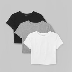 Black And White Plain, Plain T Shirts, Crewneck Style, Lululemon Tops, Birthday List, 15th Birthday, Plain Tshirt, Fashion Fits, Grey Shirt