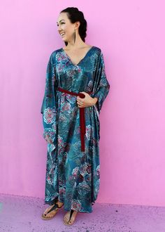 how to make an easy diy caftan.. Muumuu Dress Pattern, Diy Kaftan Dress, Diy Caftan, Diy Kaftan, Kaftan Dress Pattern, Creativity Challenge, Diy Skirts, Beach Coverups