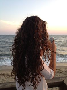 Luxy Hair, Curly Hair Inspiration, Raw Hair, Foto Poses, Curly Girl, Aesthetic Hair, Curly Hair Styles Naturally