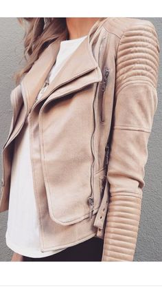 Biker Jacket Leather/Suede look Quilted detail Silver zip details Silver buckle details Fully lined Our model is wearing size 8, our model is 175cm tall Look Hippie Chic, Blazer Casual, Casual Styles, Looks Style, Outfit Idea, Moto Jacket, Biker Jacket, Look Fashion