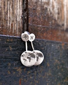 Adjustable Ear Cuff / Globe Earrings /Dainty Ear Cuff/ World Map Studs / Front Back Earrings/Inspirational Gift/Earring Jackets /Silver Studs/ Gift for Women /Stud Earrings /Oxidized Studs /Travel jewelry / Silver Ear Jacket Handmade oxidized silver World Map Ear Jacket earrings from our Travel Collection! The silver ear jacket set with the world map engraving is a great reminder of our travels and a hint of daily inspiration. Our globe earrings are simple and pretty to add style and grace to yo Map Earrings, Globe Earrings, Front Back Earrings, Ear Jacket Earring, Earring Jackets, Ear Jacket, Earrings Dainty, Travel Jewelry, Metal Earrings