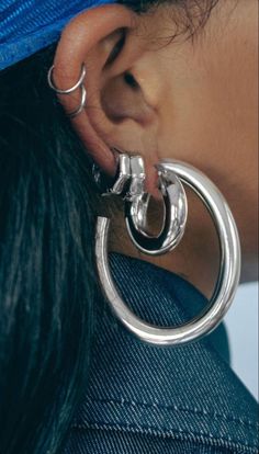 Mixed Earrings, Earrings Stack, Cream Tattoo, Chunky Silver Jewellery, It Girl Aesthetic, Girl Essentials, Dope Jewelry Accessories, Piercing Earrings, World Wide Web