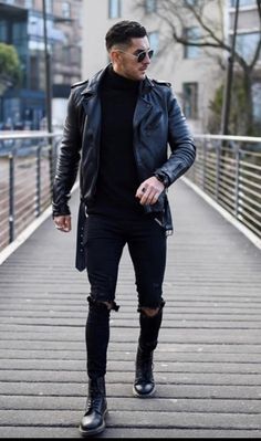 Black Boots Men Outfit, Black Turtle Neck Outfit, Turtle Neck Outfit Men, Style Gentleman, Black Outfit Men, Black Boots Men, Turtleneck Outfit, All Black Fashion, Outfits For Men