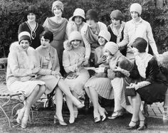 1928, Actresses at Mary Pickford’s Tea Party (Image © John Springer Collection/CORBIS) Back row, Alice Day, June Collyer, Dorothy Gulliver, Gwen Lee, Molly O’Day, and Sally Eilers. Front row, Sue Carol, Lina Basquette, Mary Pickford, Lupe Velez, Flora Bramley, and Ann Christy. Roaring Twenties Fashion, Emily Parker, Idda Van Munster, Flapper Girls, Istoria Artei, Mary Pickford, Group Of Women, Louise Brooks, Lindy Hop