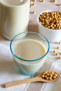 Soy Milk Nut Milk Recipe, Vegan Drinks Recipes, Oat Milk Recipe, Post Workout Smoothie, Workout Smoothies, Vegan Drinks