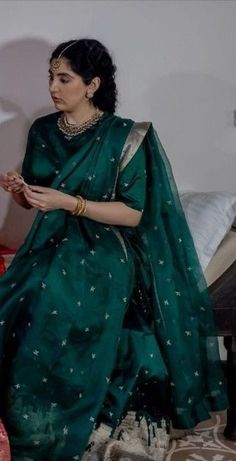 Green Brocade Suit, Green Sari, Simple Saree Designs, Sari Design, Lehenga Designs Simple, Simple Sarees