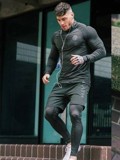 Cycling Stretches, Mens Sweat Suits, Gym Outfit Men, Estilo Fitness, Running Shorts Men, Outfits Hombre, Hooded Jacket Men, Fitness Apparel, Mens Workout Clothes