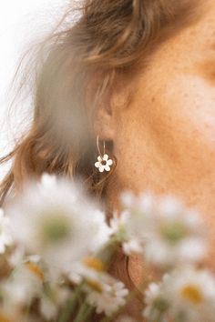 The holy daisy hoops are reminiscent of sunshine, fields of flowers and golden days. Each one hand sawn, filed, sanded and polished, they are each completely unique ✿ Please bear in mind that every piece is handmade, therefore no two are alike - similar but unique. Recycled 9 carat gold 0.9mm wire (hoops) Please bear i Everyday Daisy Earrings, Fields Of Flowers, Silversmithing Jewelry, Metal Jewelry Making, Earring Hole, Dress Up Boxes, Daisy Charm, Porcelain Earrings, Golden Days