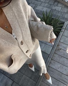 Stylish People, Classy Work Outfits, Stockholm Fashion, Modern Outfits, Fashion Lookbook, Elegant Outfit, Work Outfits, Spring Summer Outfits, Minimal Fashion