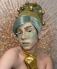 ⭐️ Star Style Wigs ⭐️ on Instagram: “✨ All ✨that ✨ glitters ✨ IS ✨ gold ✨ @sedgvvick created this glittery gold gorgeousness wearing our Beehive Wig in a just launched, brand…” Beehive Wig, People Model, All That Glitters Is Gold, Model Aesthetic, Makeup Clothes, Star Style, Pfp Ideas, All That Glitters