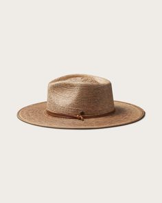 Discover the perfect blend of style and practicality with our Morro Fedora, handwoven by artisans from 100% tripilla palm straw. This lightweight accessory features a low depth fedora crown and an adjustable leather drawstring, making it an ideal choice for beachgoers and pool loungers alike. Pool Loungers, Lifeguard Hat, Pool Lounger, Straw Fedora Hat, Hat Size Chart, Straw Fedora, Kids Beanies, Boater Hat, Fedora Hat