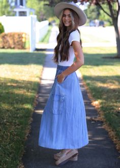 Kinsley Woven Chrambray Midi Skirt Elastic Woven Side Pockets 100% Tencel Model Info Jillian is 5'7" wearing a small Denim Shoes, Animal Print Dresses, Romper With Skirt, Dress Romper, Floral Maxi Dress, Chambray, Dress Skirt, Print Dress, Midi Skirt