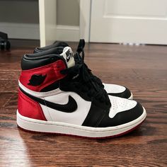 Jordan 1 Retro High Satin Black Toe Womens Size 6w Worn Only A Few Times, Great Condition Comes With Box (A Little Dent In Og Box From Moving) Feel Free To Make An Offer! Jordan Shoes Black, Jordan 1 Colors, Jordan Red, Womens Jordans, Jordan 1 Retro High, Jordan 1 Retro, Jordan Shoes, Black Satin, Jordan 1