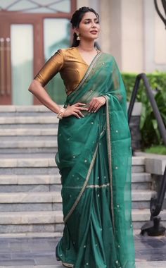 Saree Outfits, Unique Sarees, New Fashion Saree, Saree Fancy, Tissue Sarees, Cotton Saree Blouse Designs