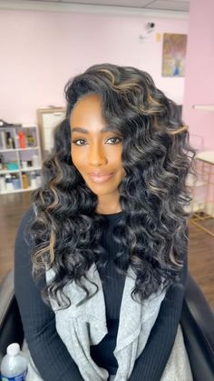 SABRINA CAMILLE | Creative crochet install on this beauty. The side braid peekaboo style has been a hit lately. Each time I do it, I do it differently.… | Instagram Crochet Bob Braids, Crochet Goddess, Crochet Bob, Beauty Goddess, Crochet Instagram, Hair Details, Crochet Styles, Beach Curls, Curly Crochet Hair Styles