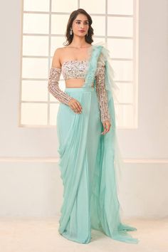 Fashion: #fashion, #style, #outfitinspiration, #beauty Saree Unique Styles, Ready Made Saree Design, Hot Sarees, Cutdana Embroidery, Indian Dress Up, Designer Sarees Wedding, Draped Saree, Saree Wearing, Saree Draping Styles