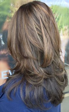 Shortish Hair, Haircuts For Medium Length Hair, Beauty Hair Color, Brown Hair Inspo, Brunette Hair With Highlights, Hair Streaks